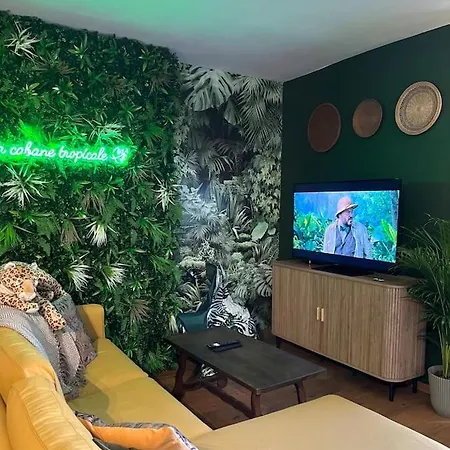 La Tropicale Apartament Pontorson